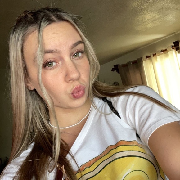 Meet the Posher Other - Meet your Posher, Stephanie